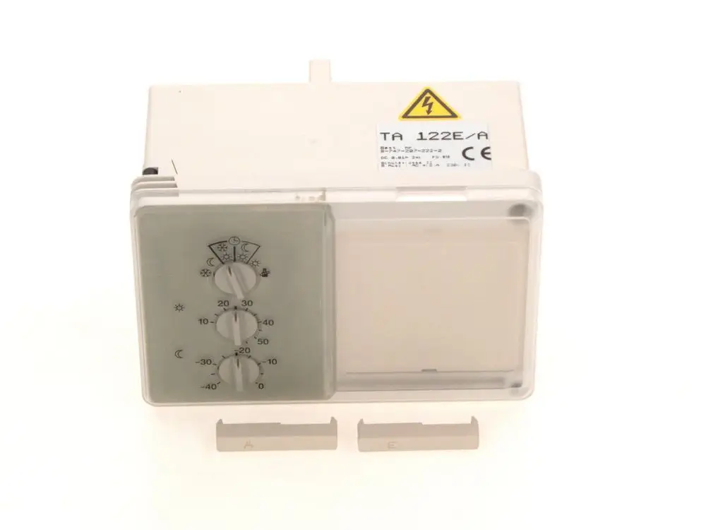 Regler von Bosch mit zwei Drehknöpfen zur Temperatureinstellung und einem klaren Sichtfenster. Warnsymbol für elektrische Spannung sichtbar.